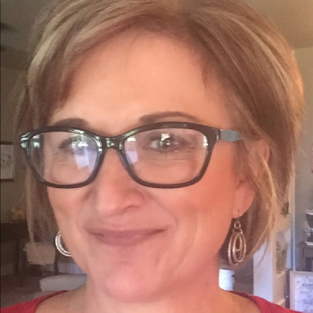 Meet your Posher, Roxanne
